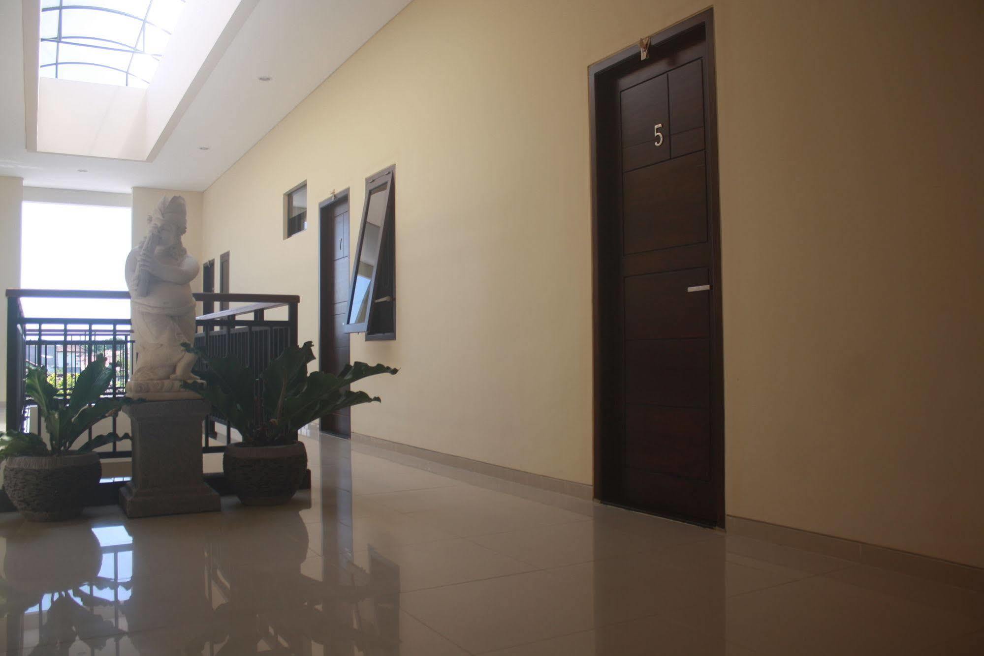 Hotel Mandari Pabean Buleleng Exterior foto